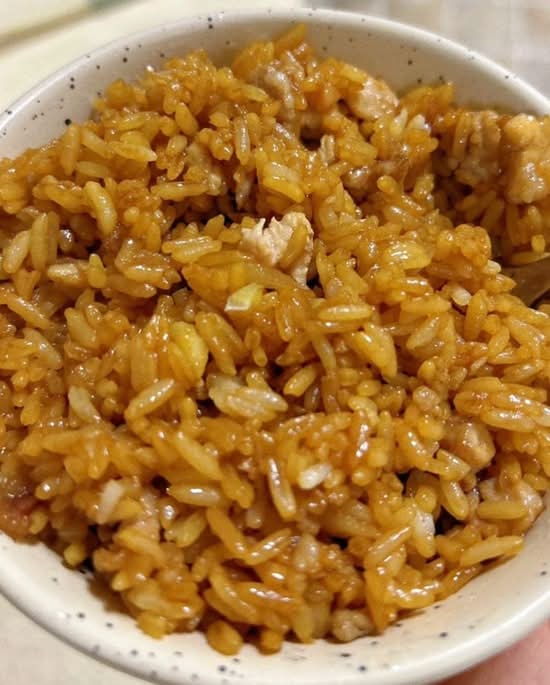 R00 Plain Fried Rice 纯炒饭